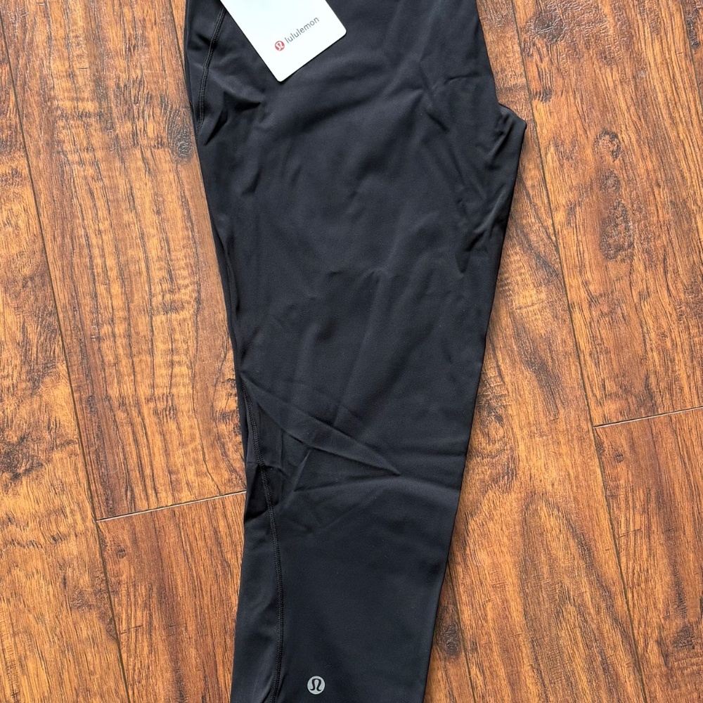 Lululemon Base Pace HR Tight 25” size 10 - Picture 3 of 3